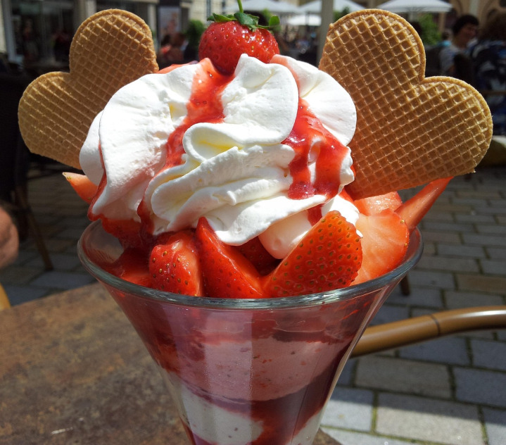 chocolate and strawberry sundae