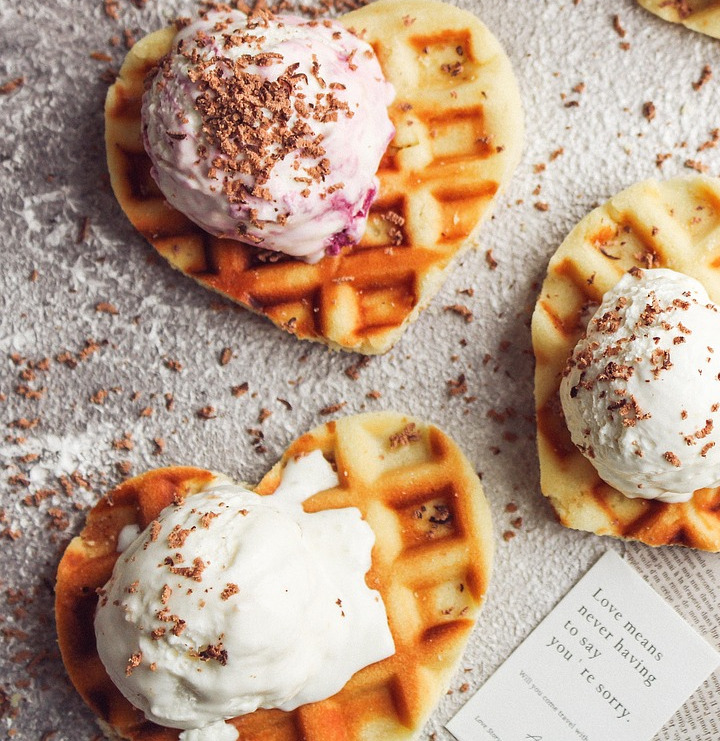 pastel ice cream truck